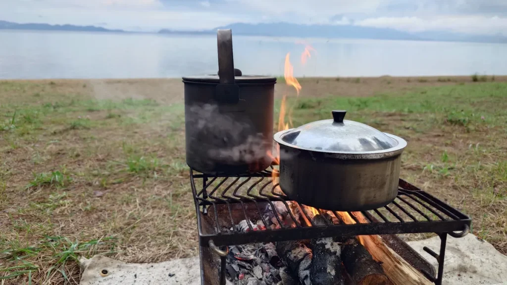 焚き火で炊飯