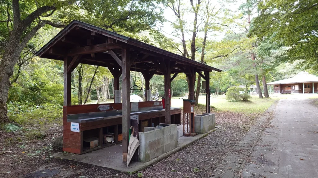 しらかば公園キャンプ場フリーサイト水場