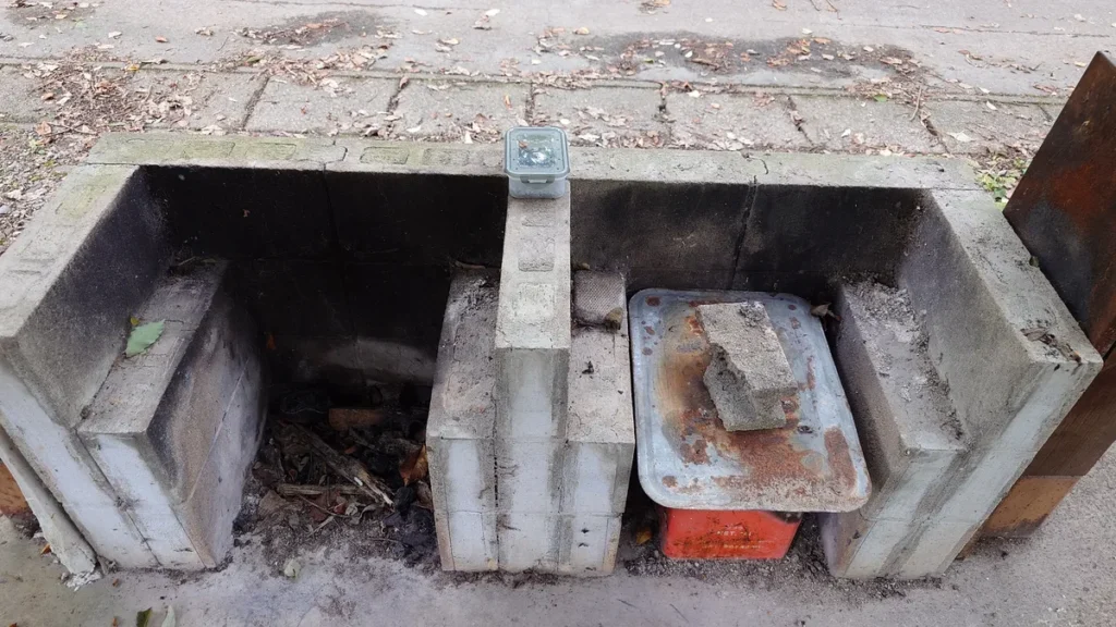 しらかば公園キャンプ場灰捨て場