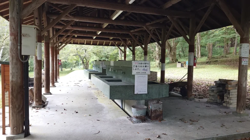 しらかば公園キャンプ場オートキャンプエリア炊事場