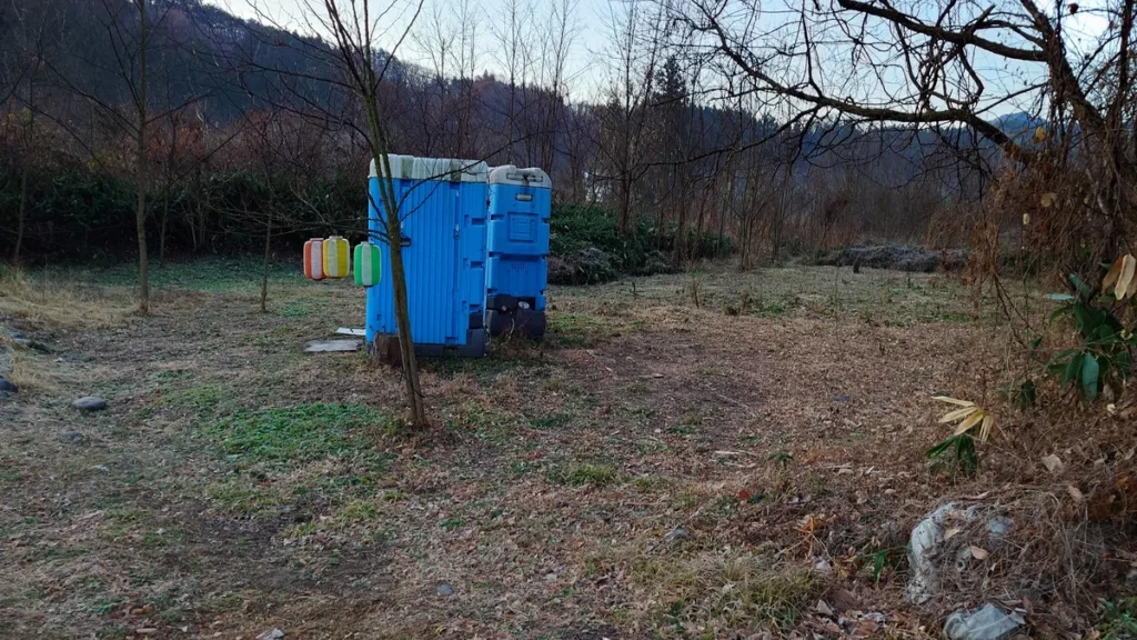 ささの湯キャンプ場フリーサイト用駐車場