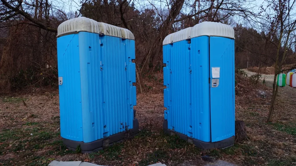 ささの湯キャンプ場サイト用トイレ