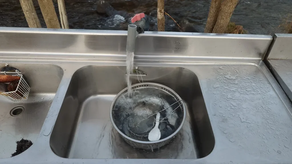 源泉掛け流しの洗い場