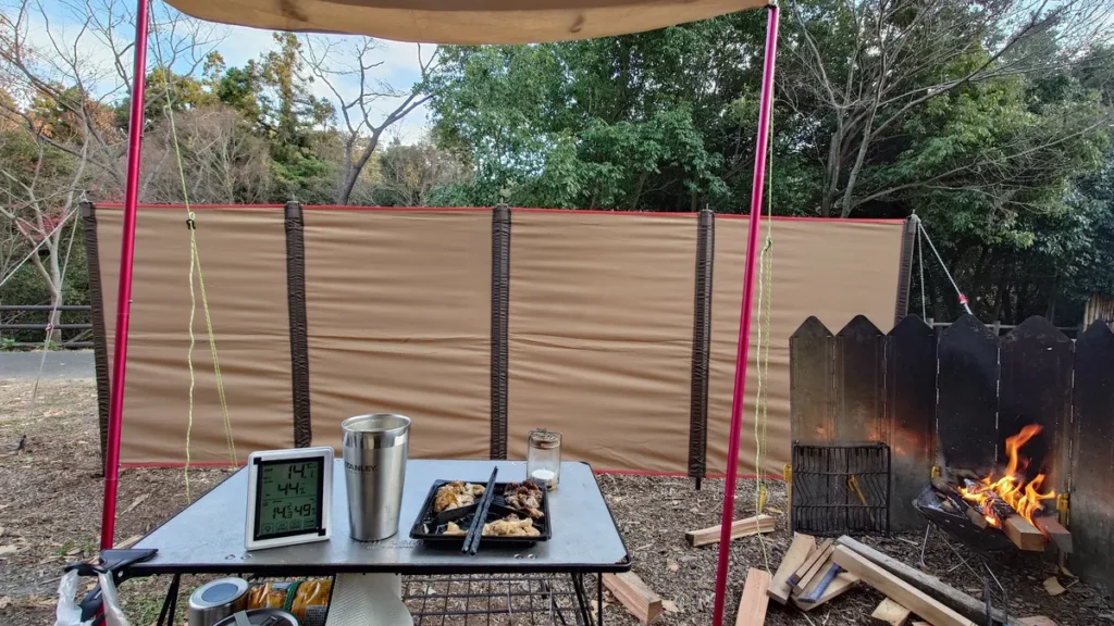 テントサイトからの眺めは陣幕