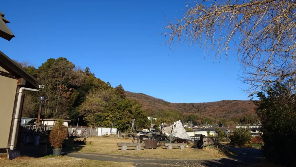 里山VILLAGE四季彩館キャンプ場の青空