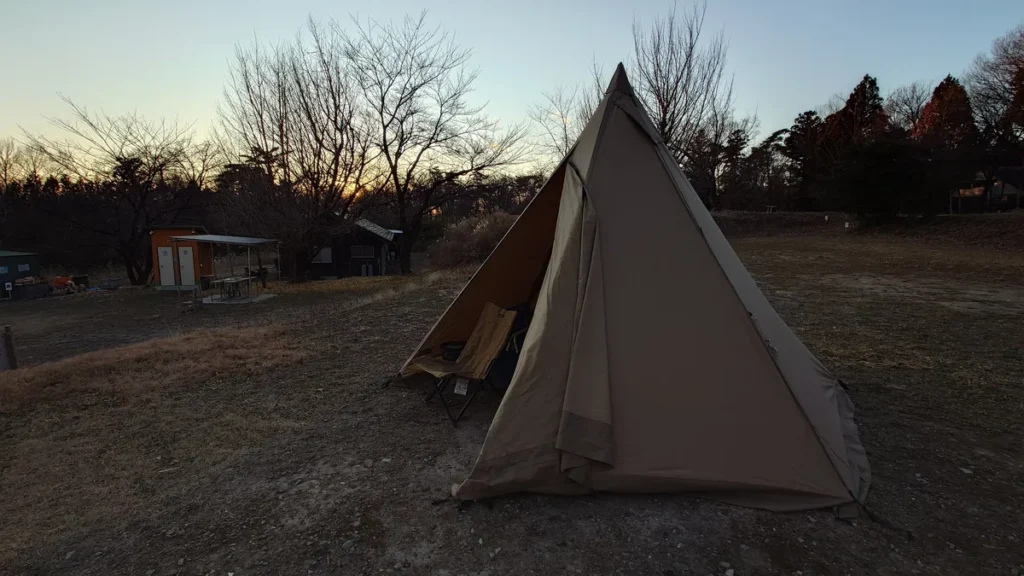 オートキャンプ場ナイトビューあかぎ展望サイトに設営したテント