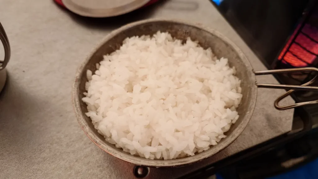 シェラカップで炊いたごはん