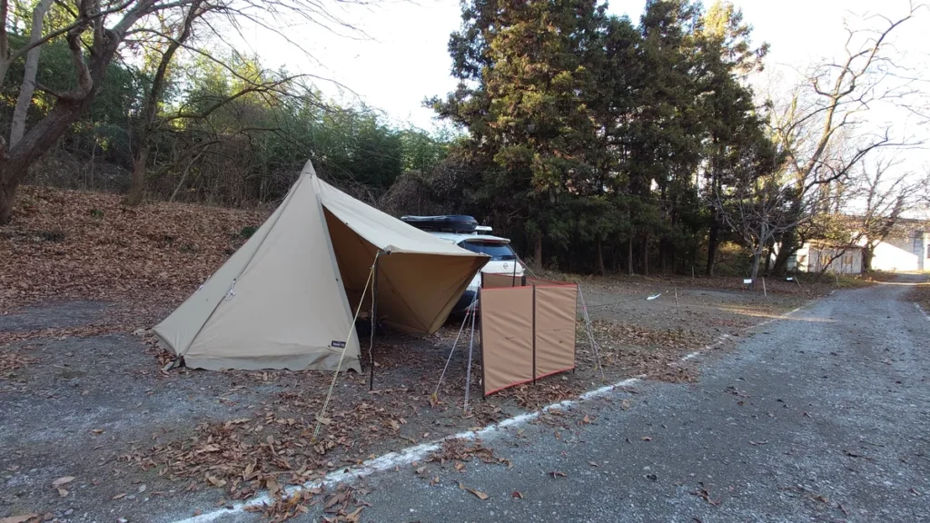 武甲キャンプ場テントと陣幕mini