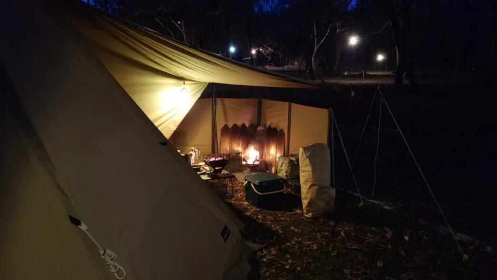 夜のテントサイト