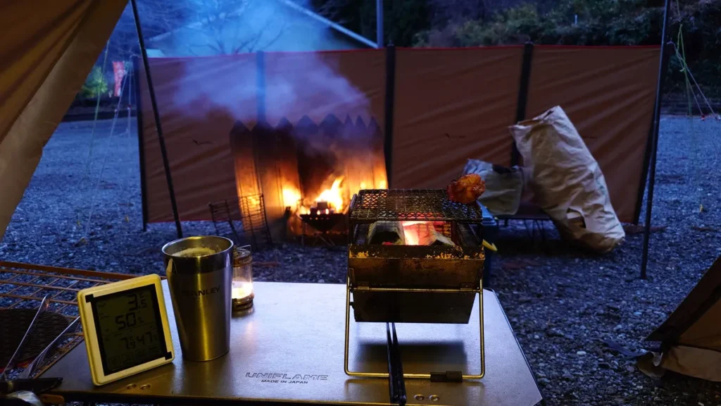 焚火を見ながらBBQ