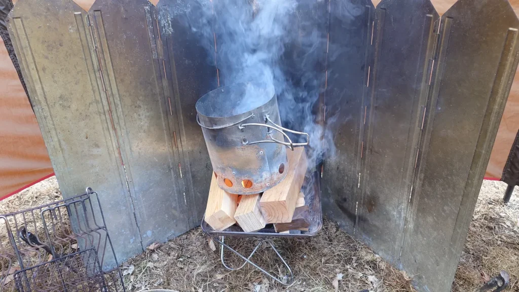 焚火と火起こし器