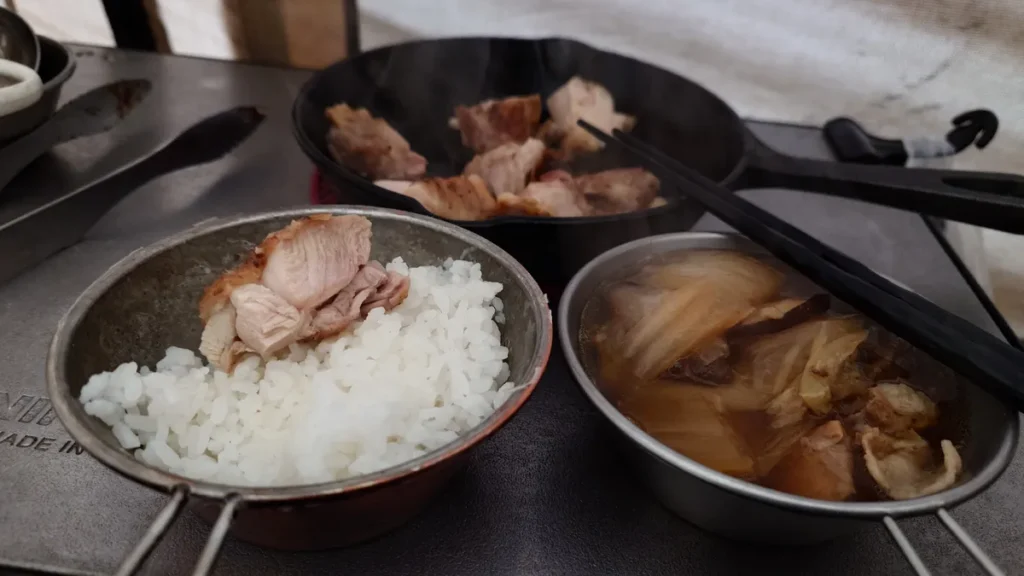 鶏肉ともつ鍋の残り物の朝食