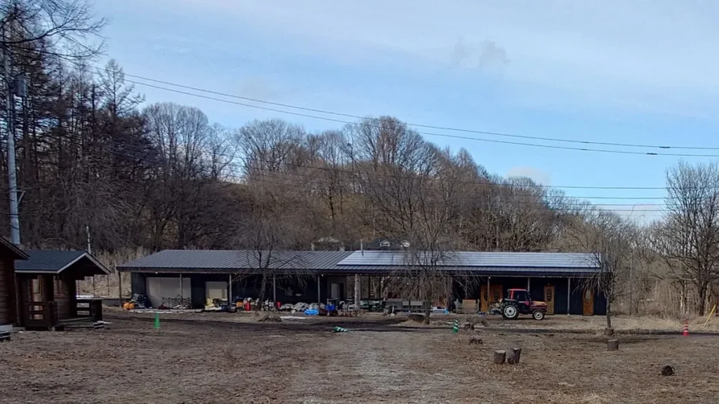 campfieldかくれの郷管理棟正面から