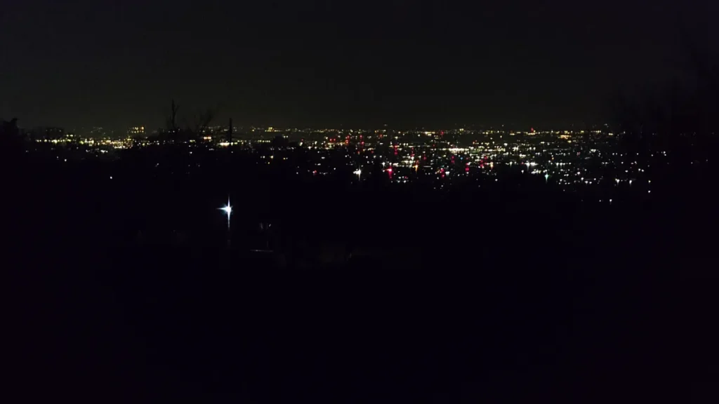 オートキャンプ場ナイトぶーあかぎ林間サイトからの夜景のアップ