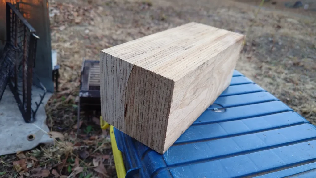 集成材の柱の大きなきれっぱし