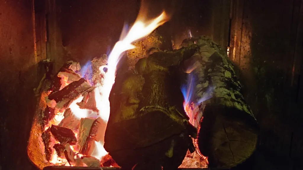 熾が増えた焚火台