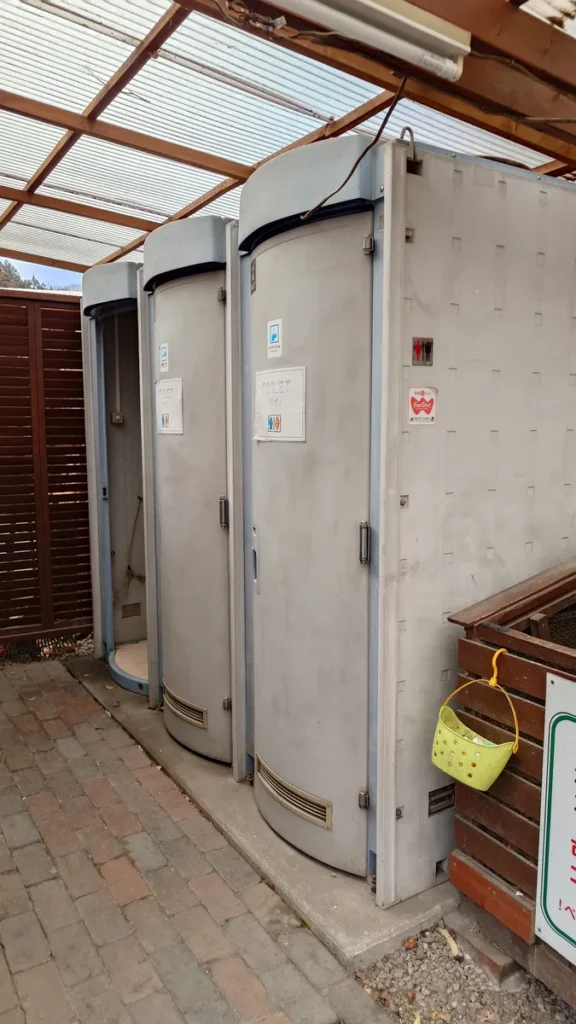 満願ビレッジオートキャンプ場、管理棟最寄りのトイレ