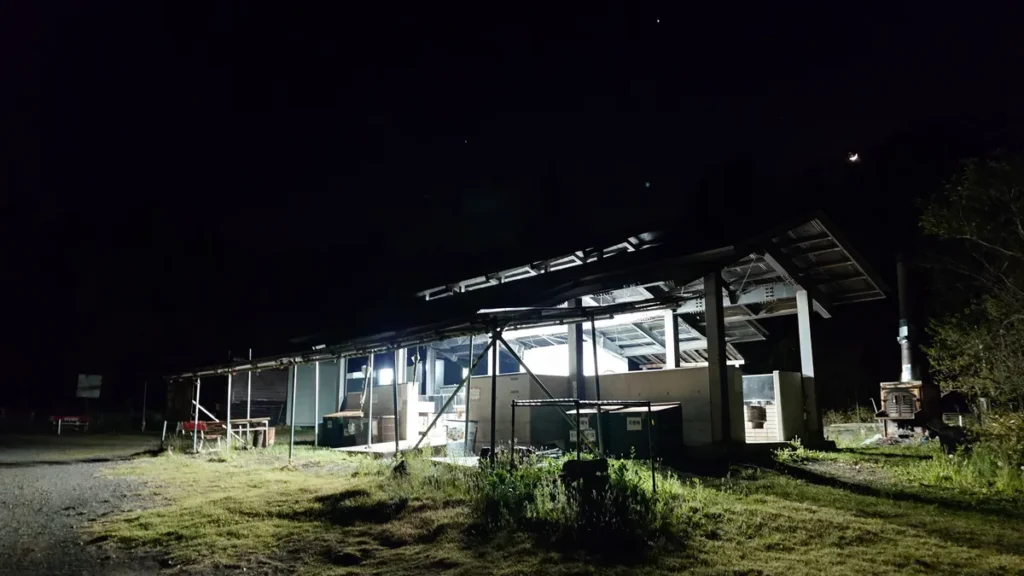 バラギ高原キャンプ場夜の炊事場