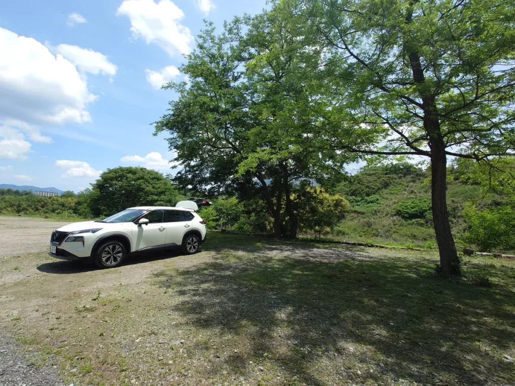 ともえ川Park木陰のあるサイト