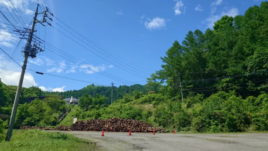 旧ほたか牧場スキー場駐車場跡地
