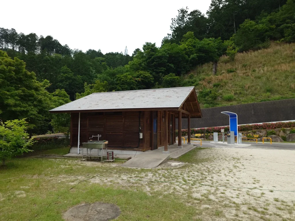 竜神の滝キャンプ場サニタリー