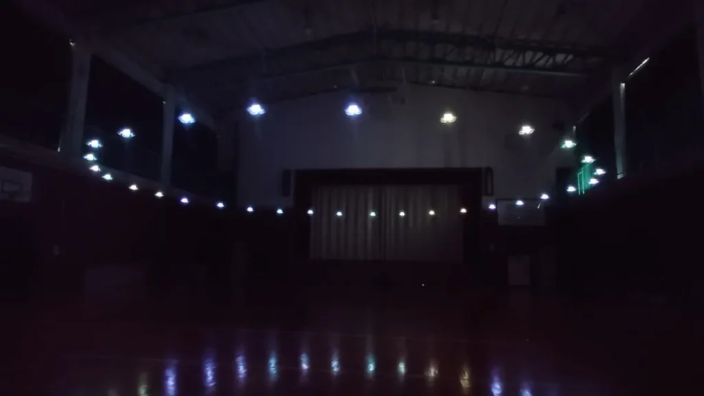 ROBOZ室内ドローンショーサークル