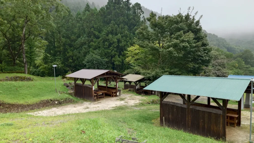 釣り場恵比寿上層部のキャンプエリア